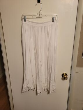 Jane Ashley White Maxi Skirt with Lace Hem